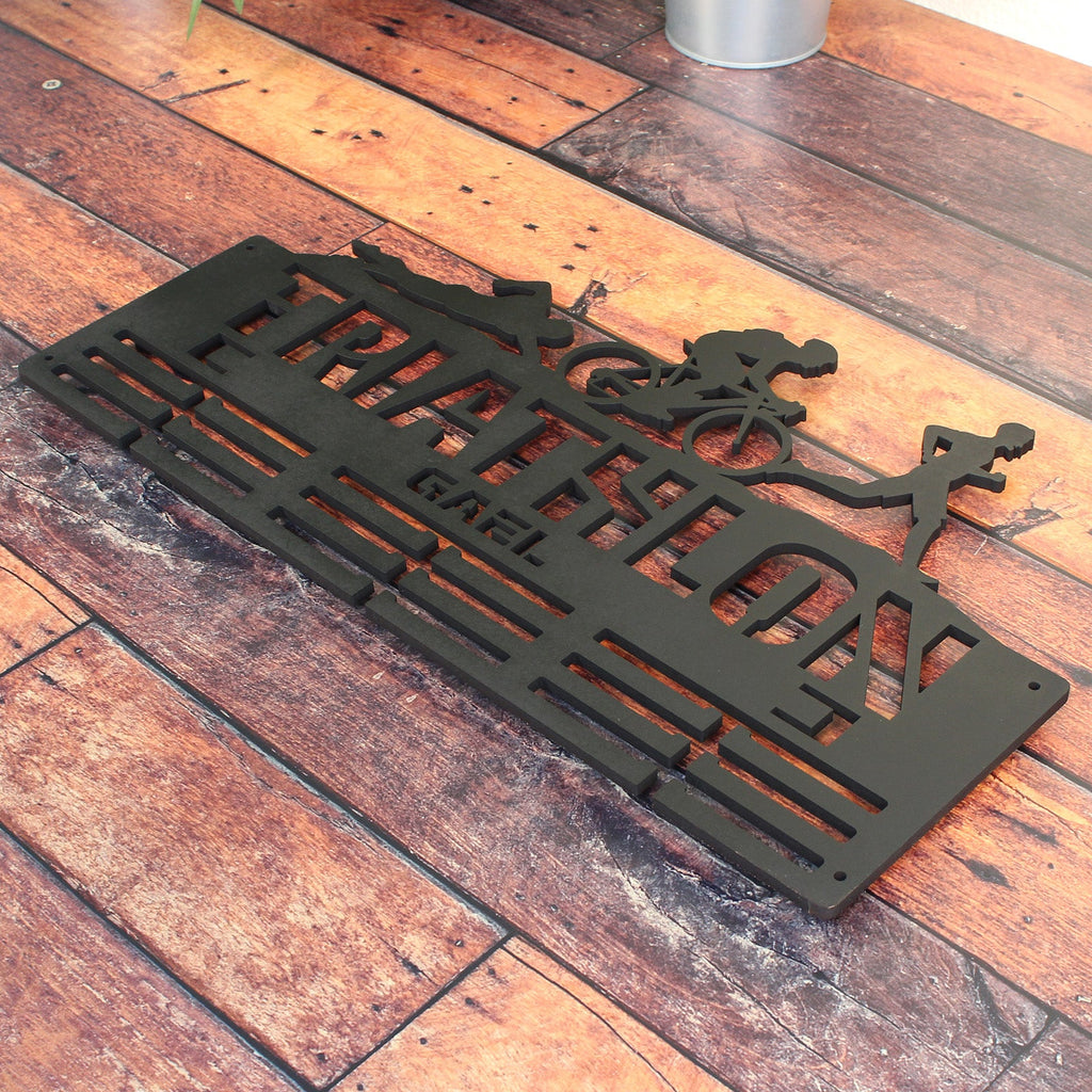 Personalisierter Medaillonhalter Triathlon mit Namen