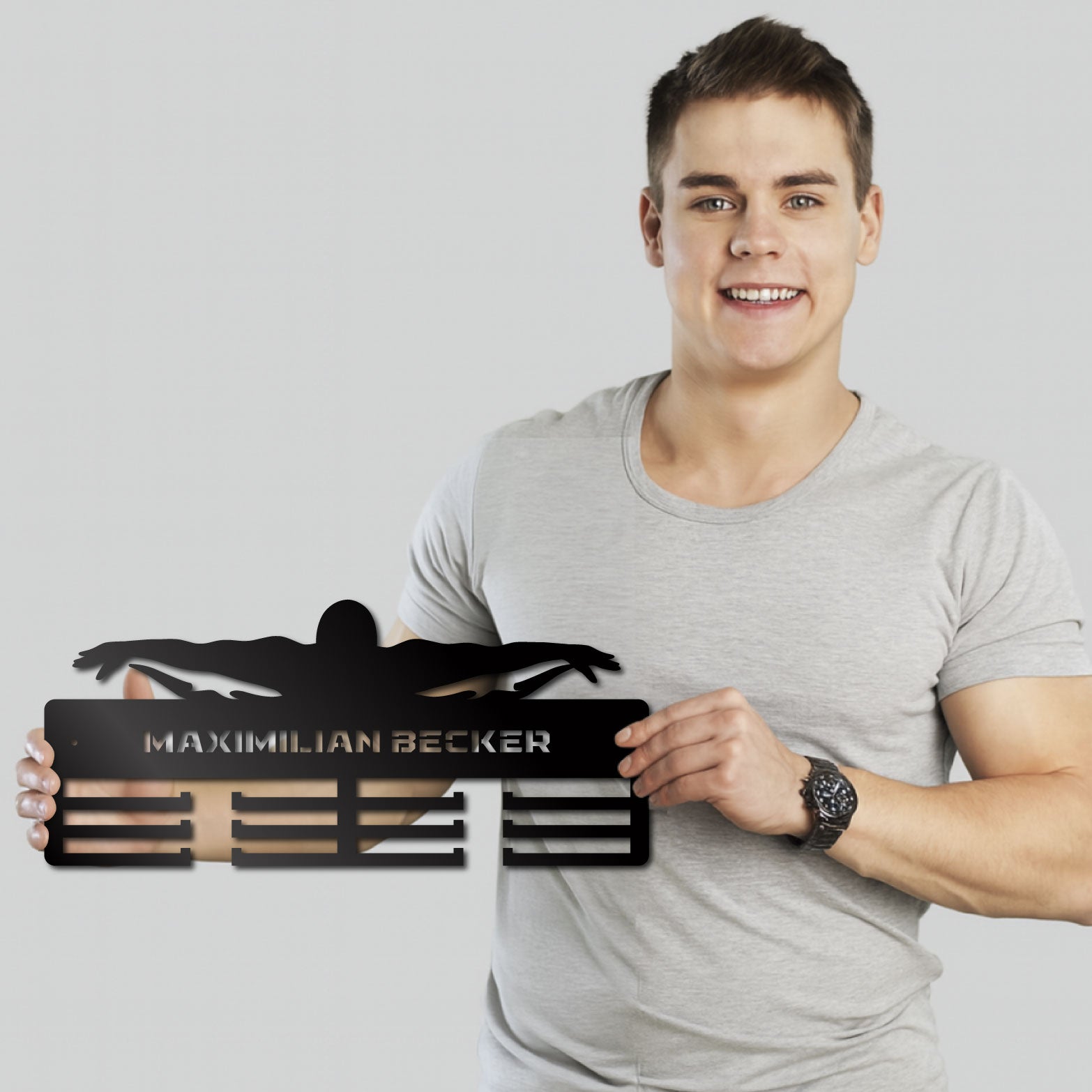 Personalisierter Medaillenhalter Schwimmen mit Namen, Modell „Unaufhaltsame Welle“