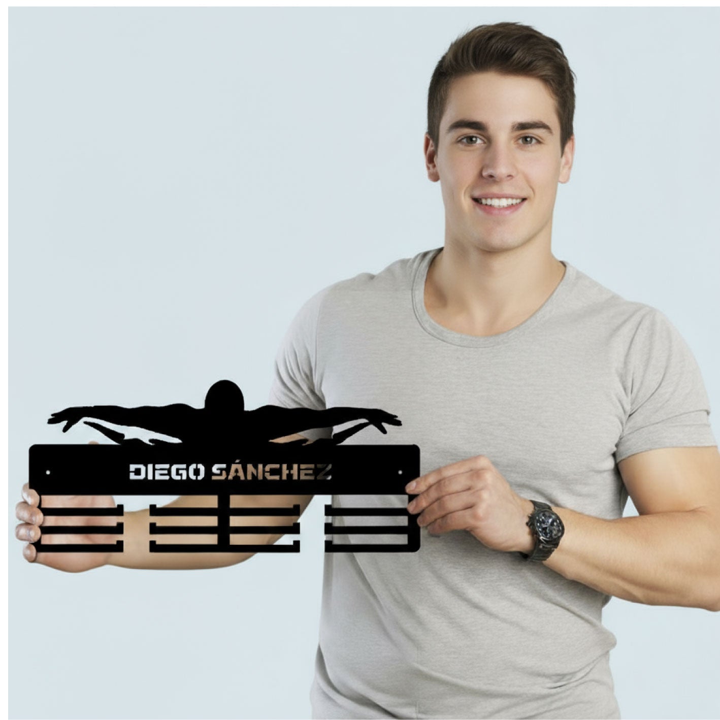 Personalisierter Medaillenhalter Schwimmen mit Namen, Modell „Unaufhaltsame Welle“