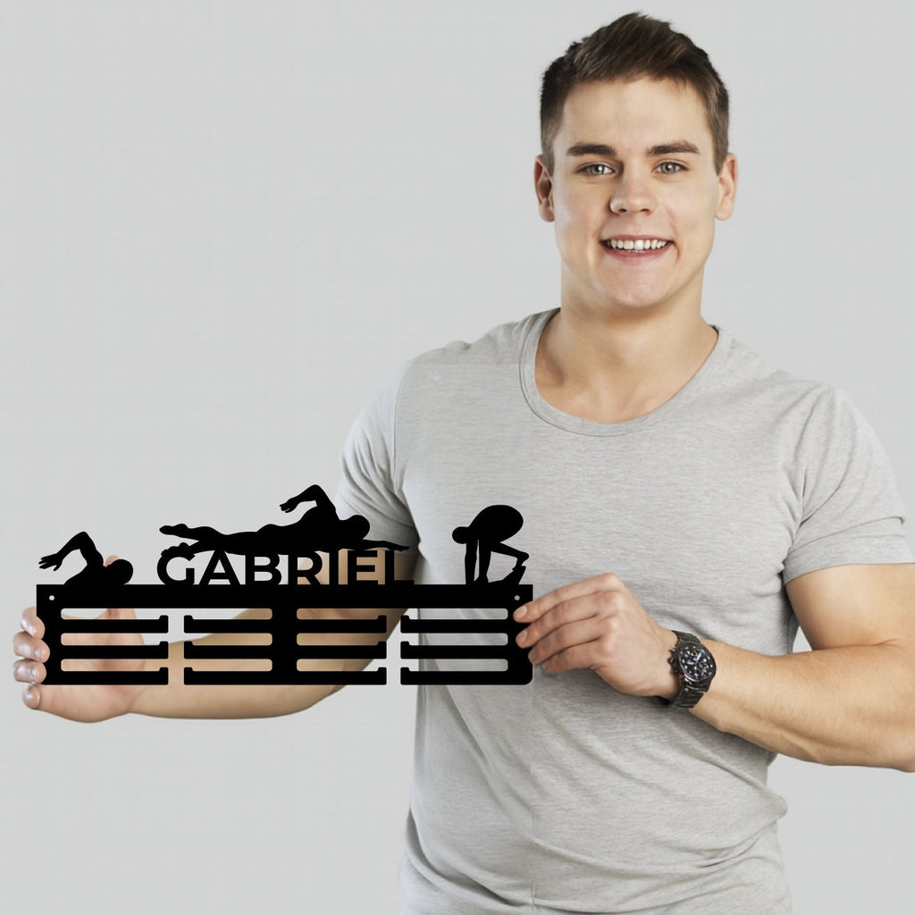 Personalisierter Medaillenhalter Schwimmen mit Namen, „Champion-Zug“