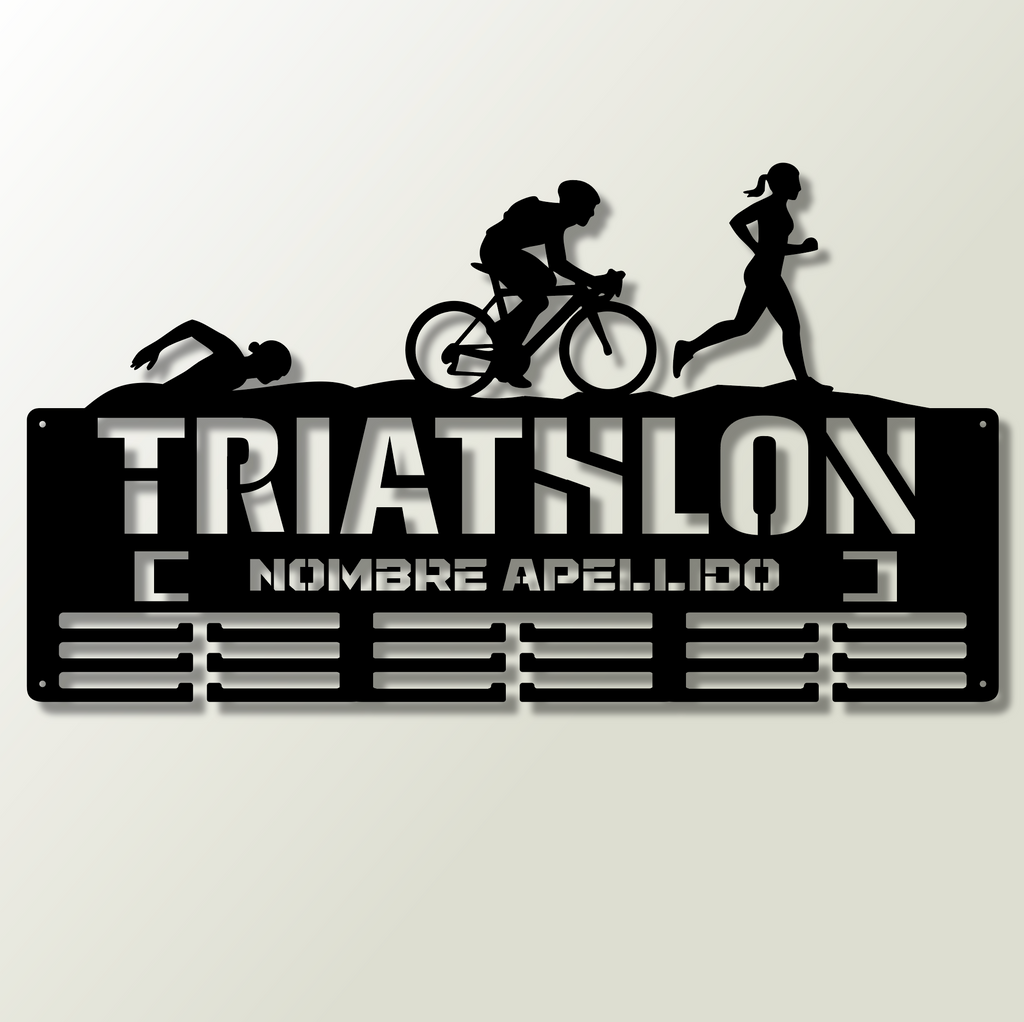 Personalisierte Triathlon-Medaille mit Namen und weiblichen Figuren