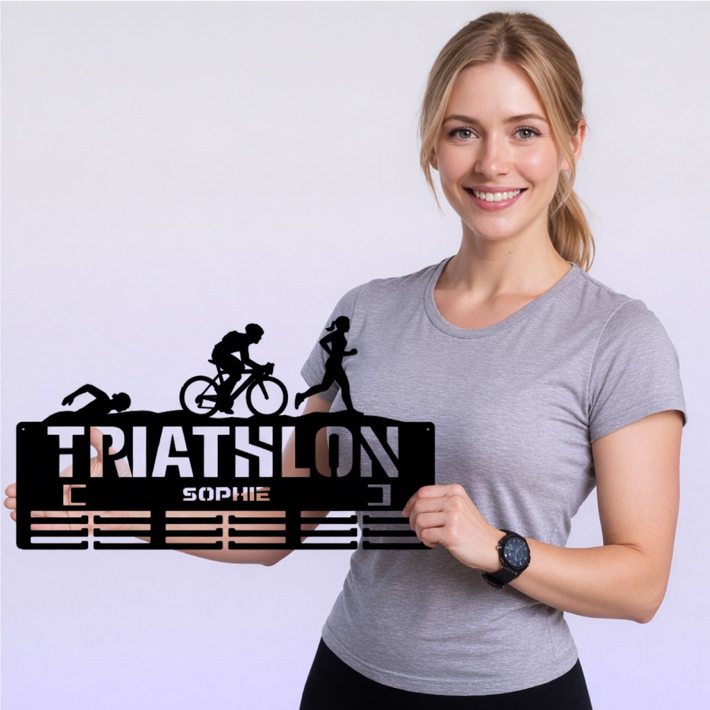 Personalisierte Triathlon-Medaille mit Namen und weiblichen Figuren