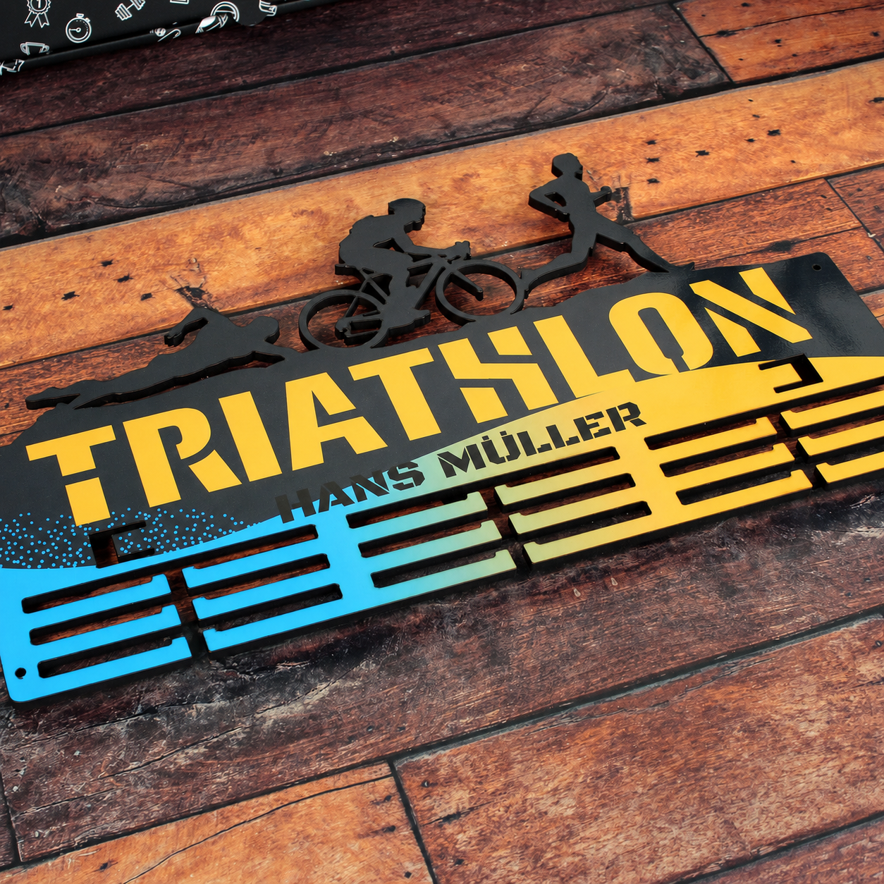Personalisierter Medaillonhalter Triathlon mit Namen