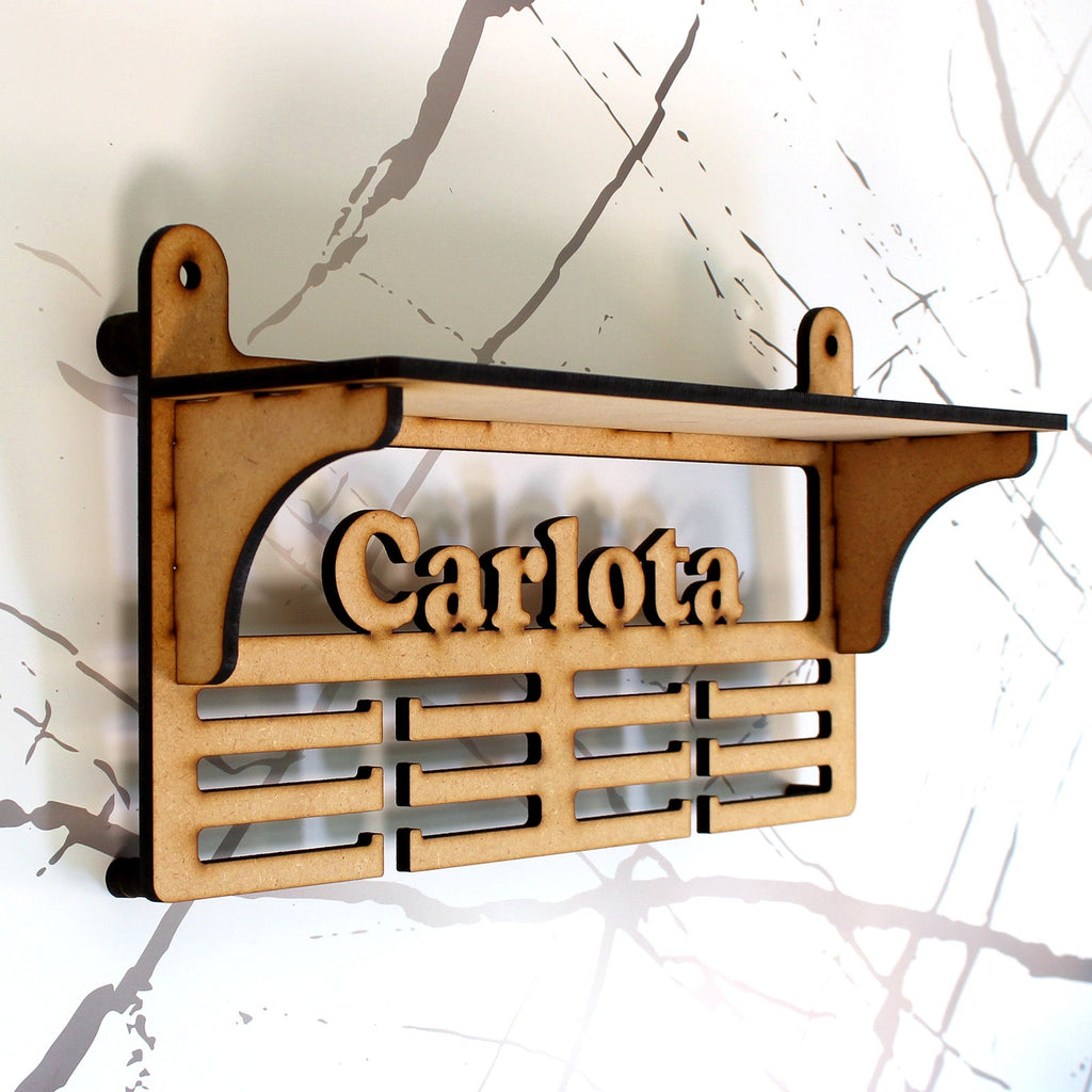 Personalisierter Medaillenhalter mit Namen und Etikett