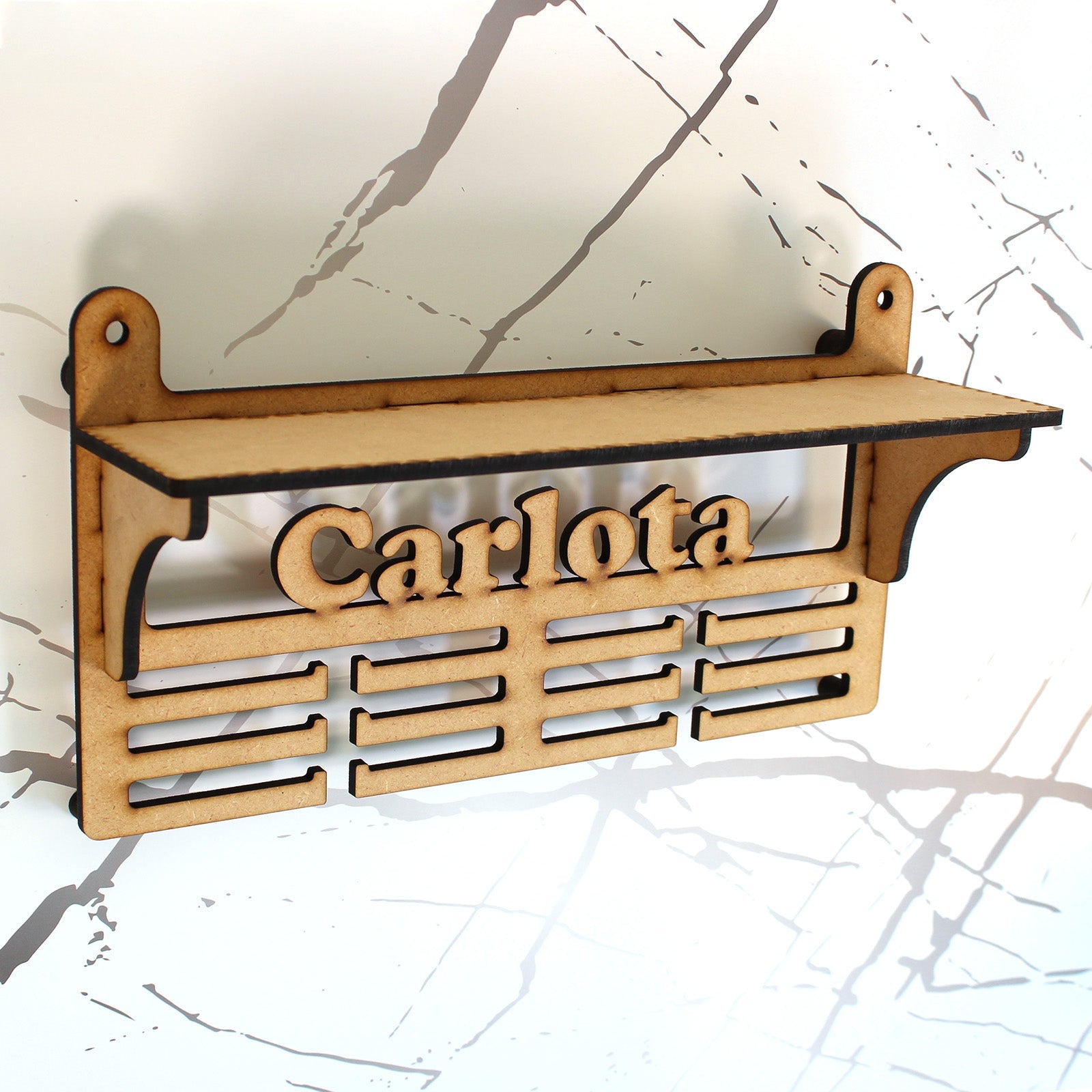 Personalisierter Medaillenhalter mit Namen und Etikett