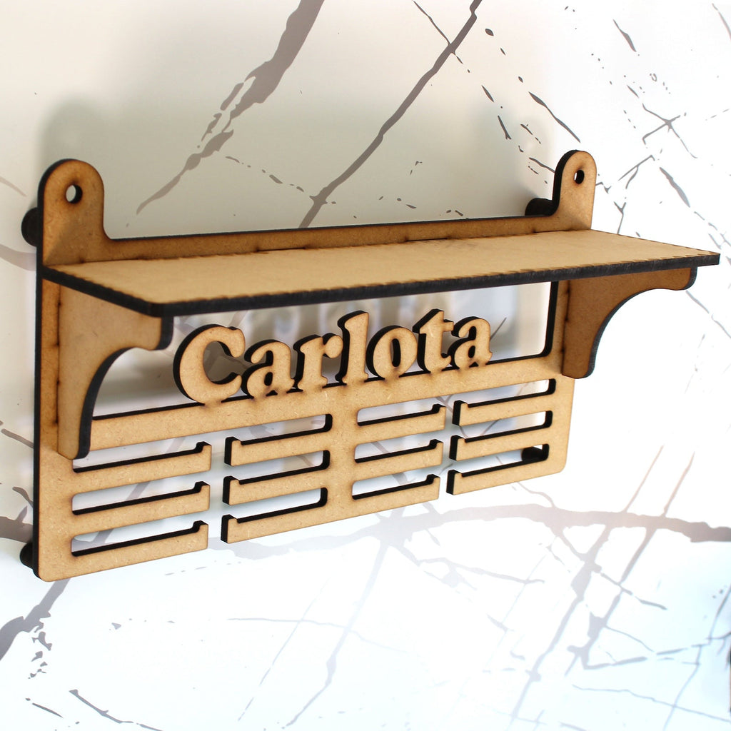 Personalisierter Medaillenhalter mit Namen und Etikett