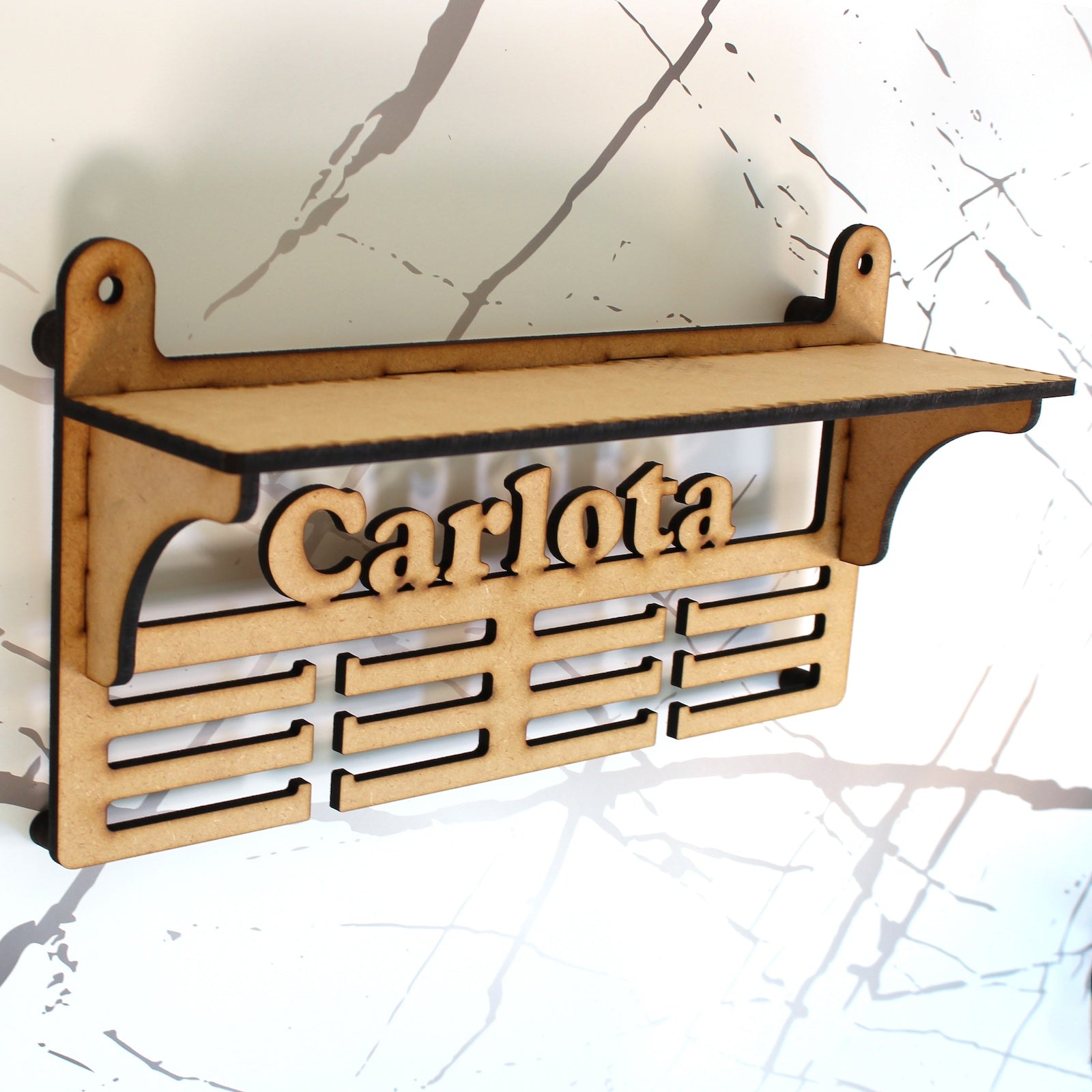 Personalisierter Medaillenhalter mit Namen und Etikett