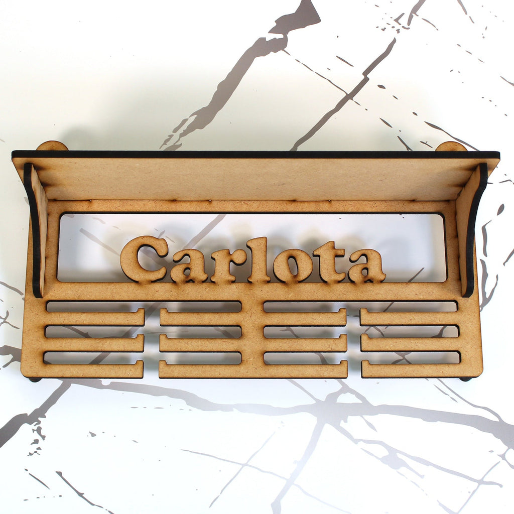 Personalisierter Medaillenhalter mit Namen und Etikett