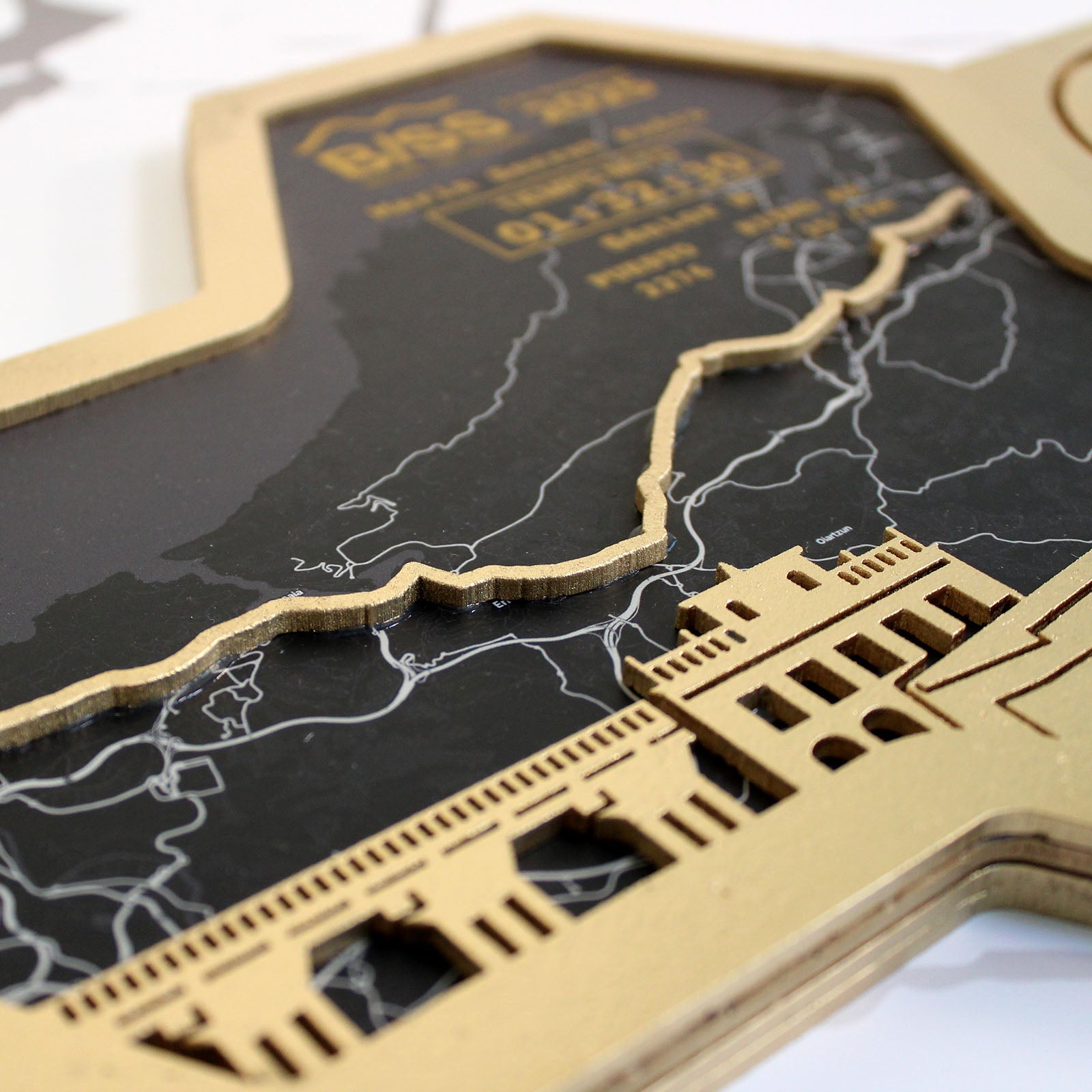 Medaillenhalter Marathon personalisiert aus Holz