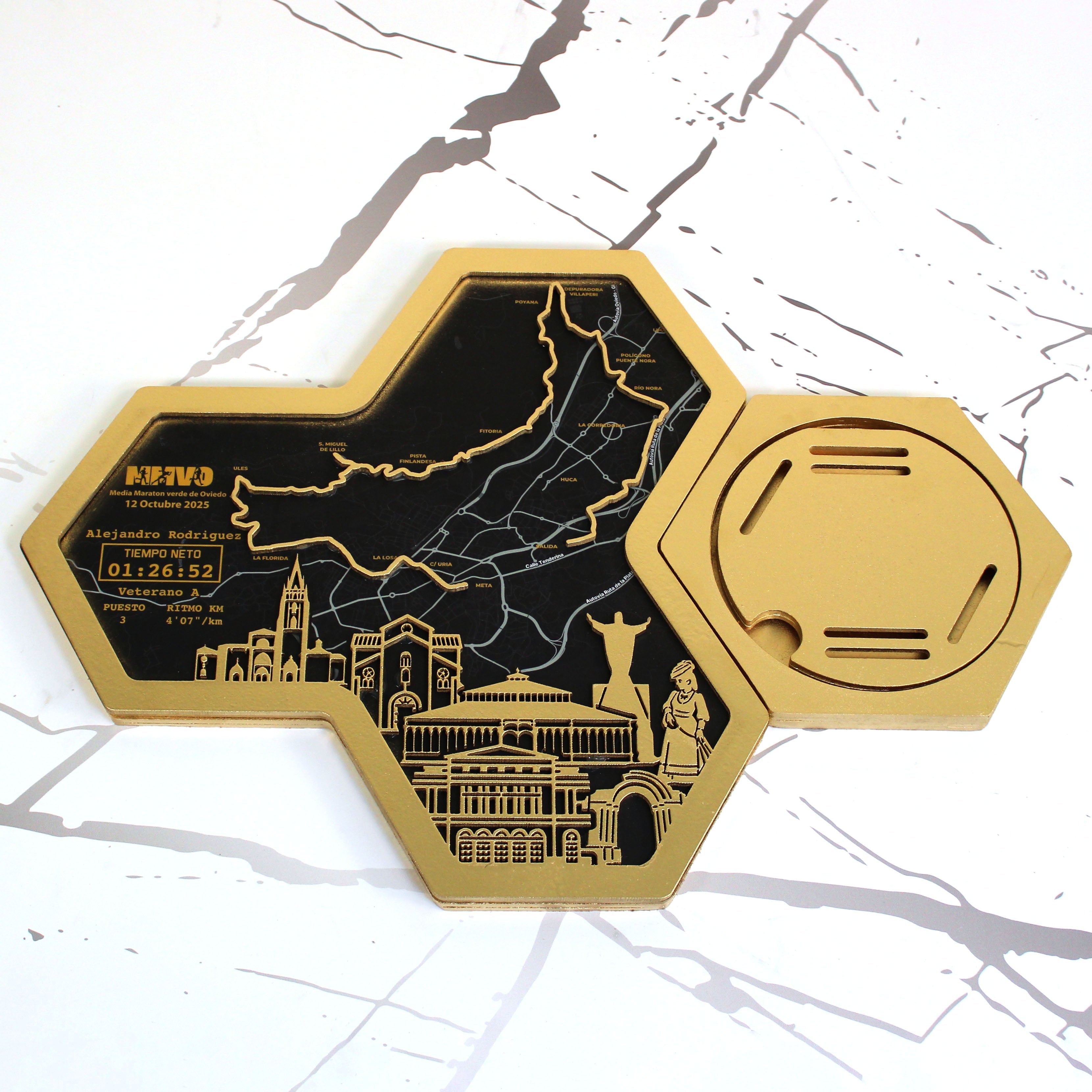 Medaillenhalter Halbmarathon personalisiert aus Holz