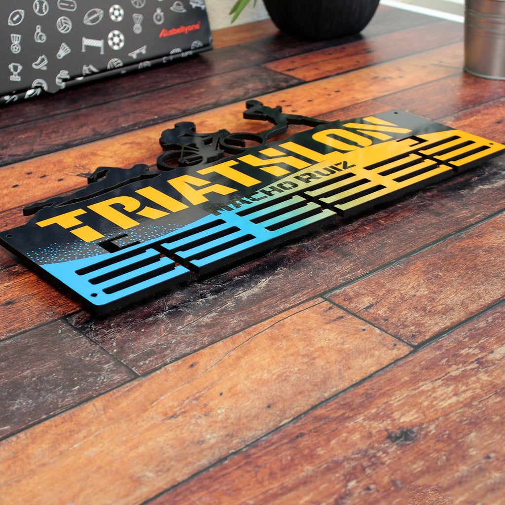 Personalisierter Medaillonhalter Triathlon mit Namen