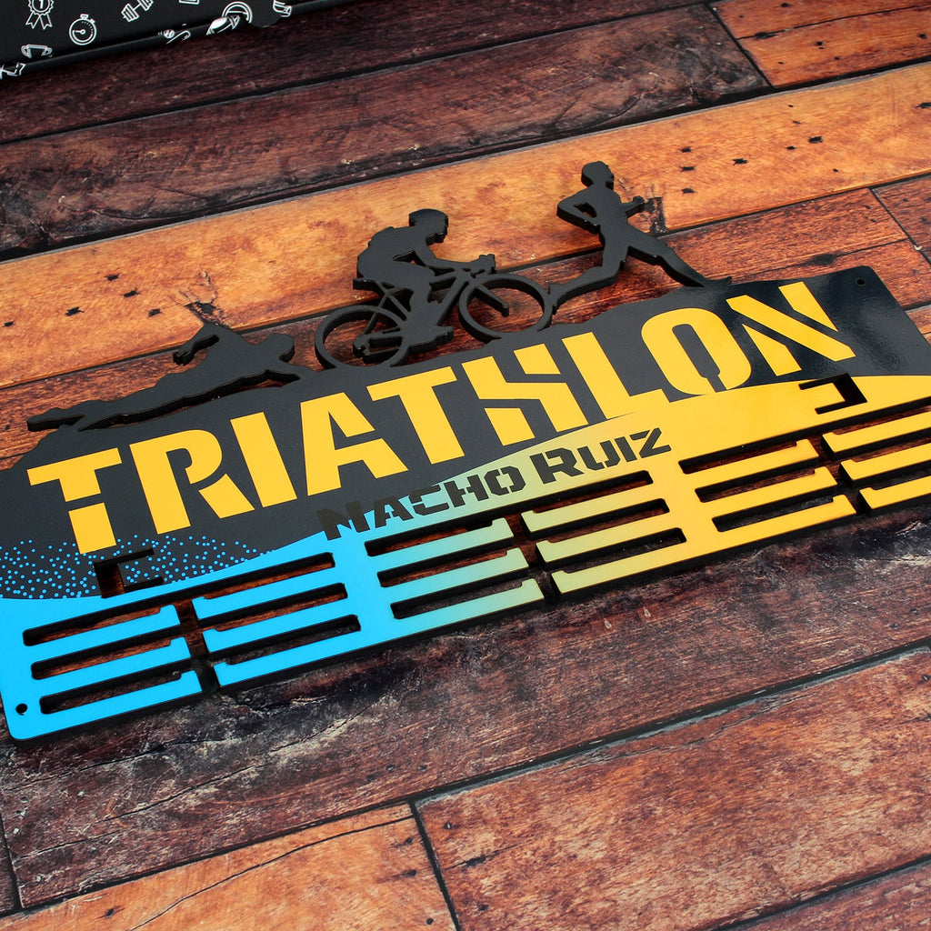 Personalisierter Medaillonhalter Triathlon mit Namen