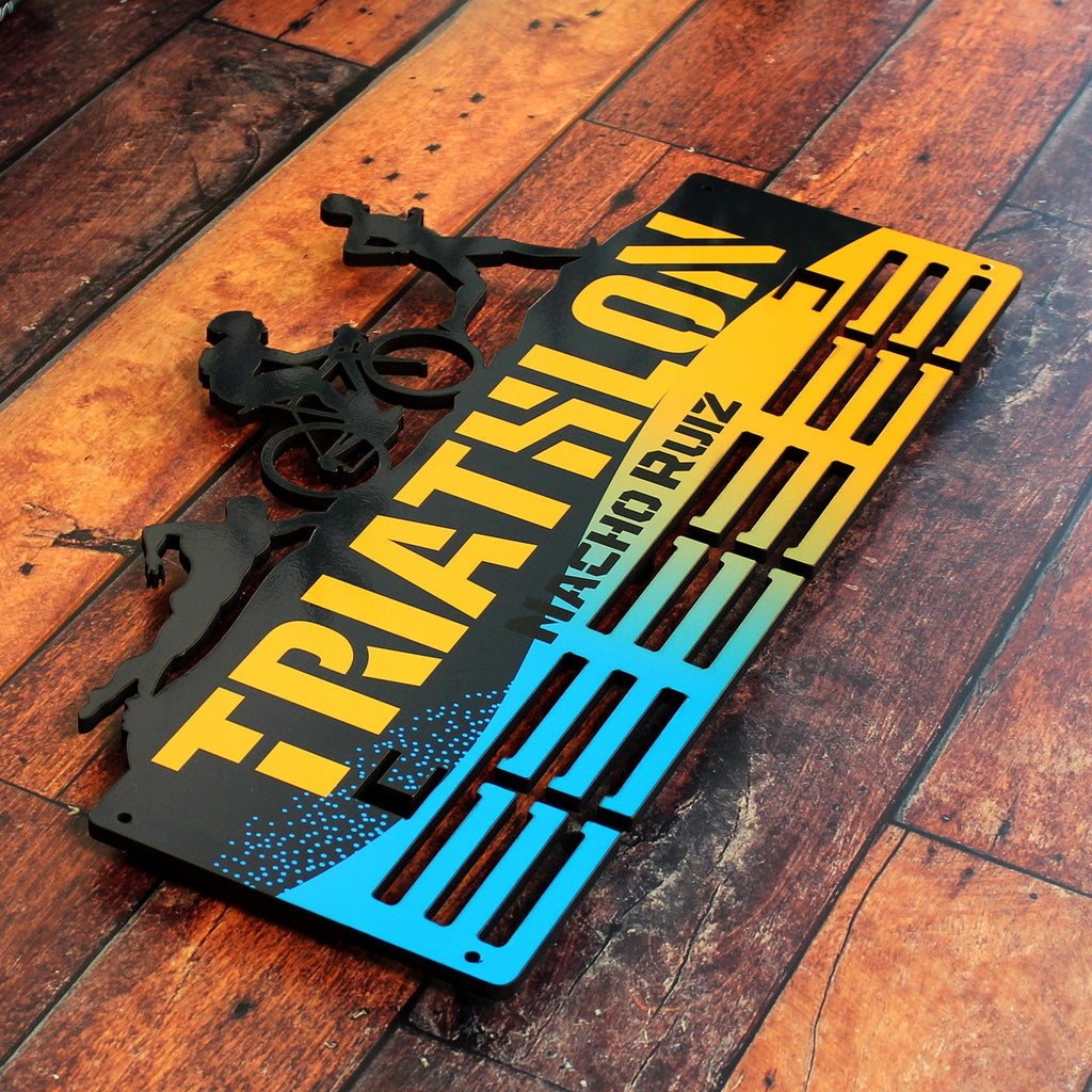 Personalisierter Medaillonhalter Triathlon mit Namen