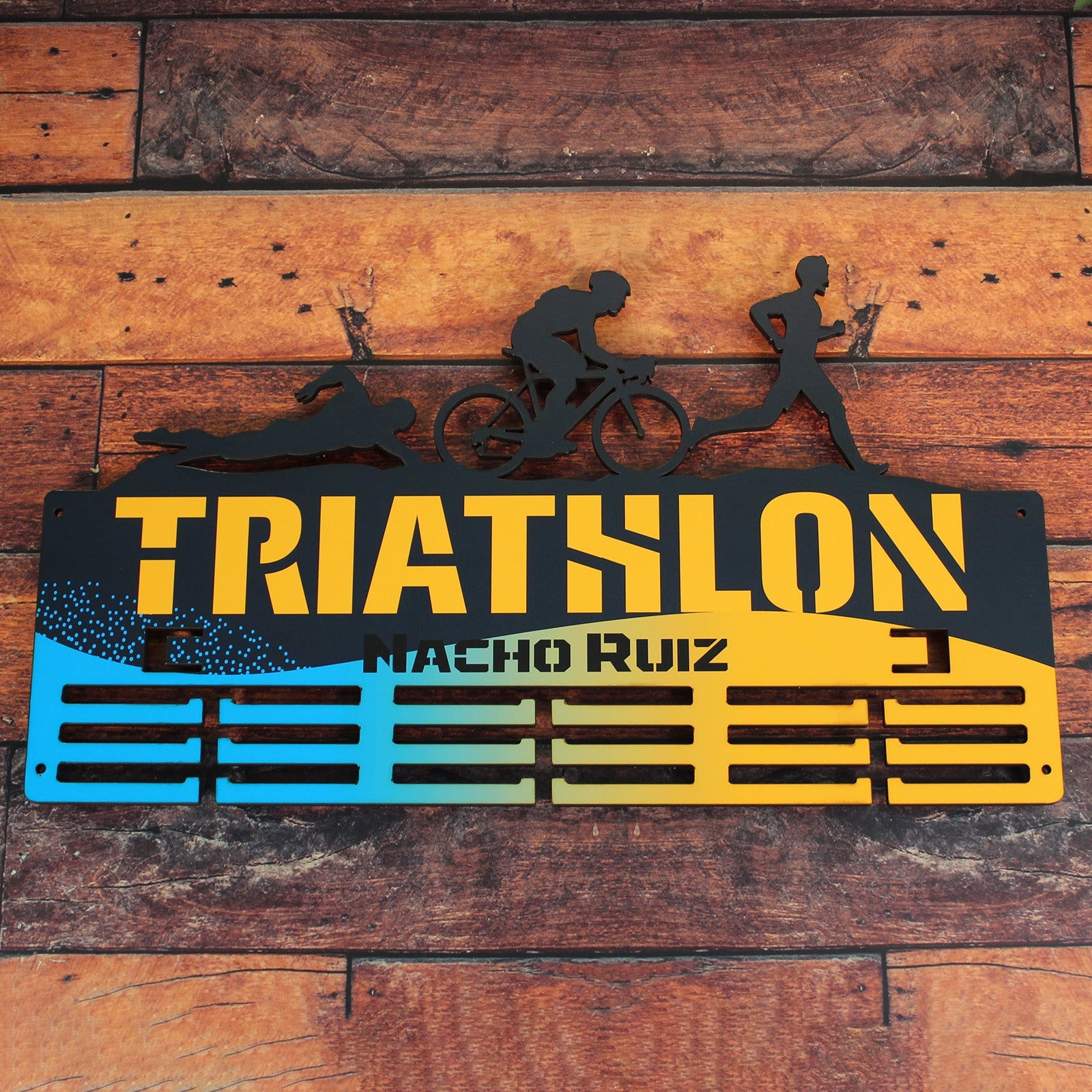 Personalisierter Medaillonhalter Triathlon mit Namen